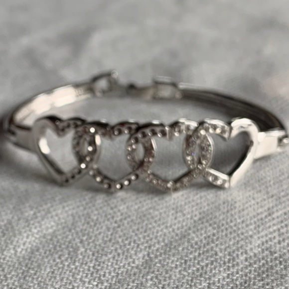 Jewelry - Heart cuffed hinged silver bracelet.